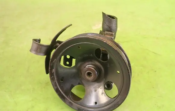 Volvo S80 Power steering pump