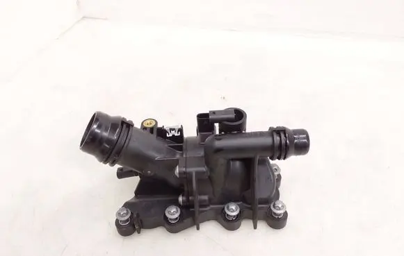 Mercedes-Benz CLA C118 X118 Thermostat/thermostat housing A2822036500