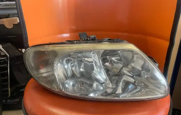 Chrysler Voyager Headlight/headlamp 04857702ABC 04857702