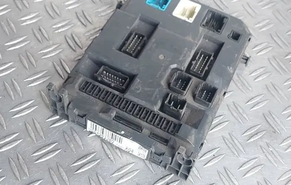 Peugeot 207 Fuse box set 9664983380 20090522