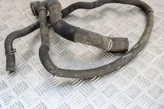 Opel Insignia A Air intake hose/pipe 1322012813220128DA