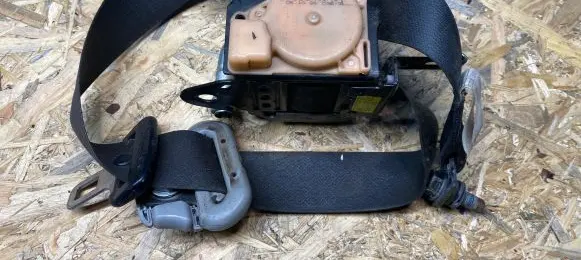 Mitsubishi Lancer Front seatbelt TKAB2EN263 C9033N