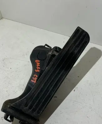 Volkswagen Golf V Accelerator throttle pedal 1K1721503P