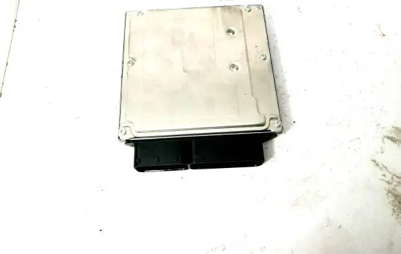 BMW X3 E83 Engine control unit/module 0281013050