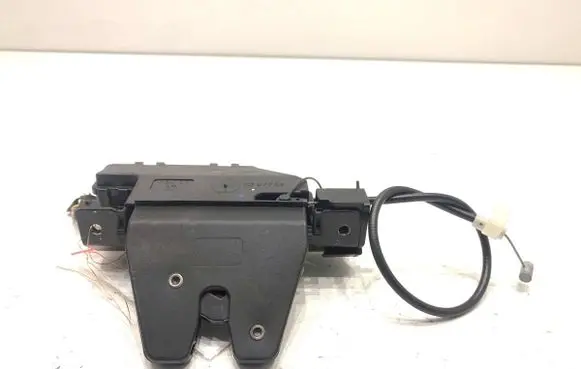 BMW 5 E60 E61 Tailgate exterior lock 7840617