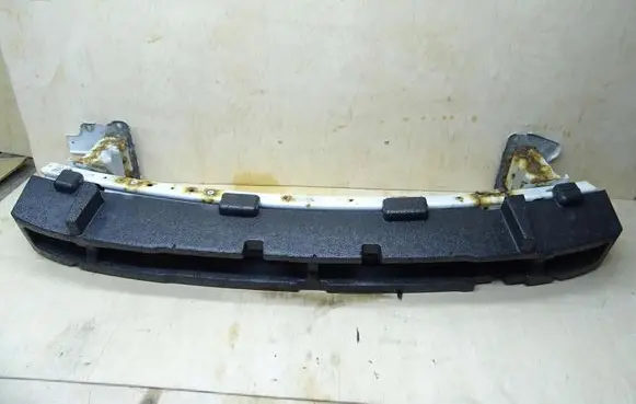 Nissan Qashqai Front bumper foam support bar 62030