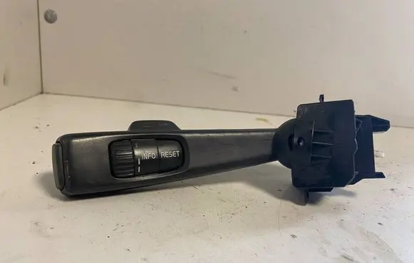 Volvo V50 Indicator stalk 17D770