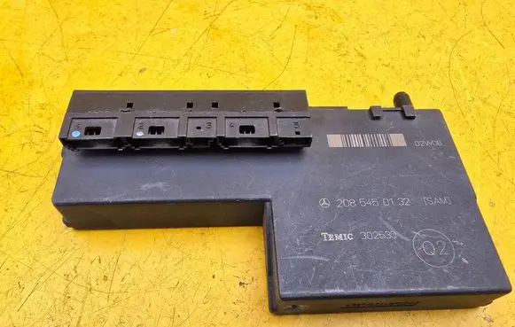 Mercedes-Benz CLK A208 C208 Fuse module 2085450132 302530
