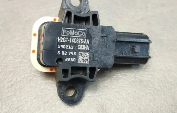 Ford Mondeo MK V Airbag deployment crash/impact sensor H2GT14C676AA 190211 503745