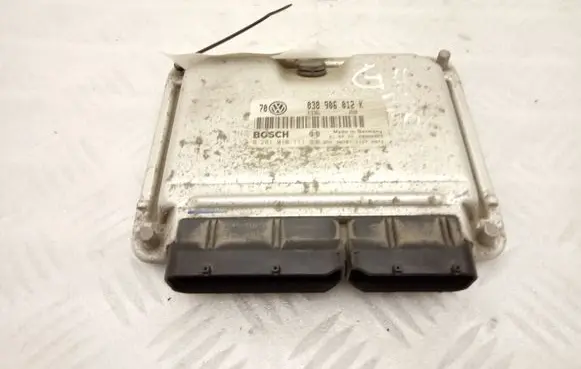 Volkswagen Golf IV Engine control unit/module 038906012K 0281010111