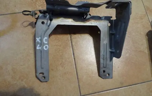 Volvo XC40 Engine mount bracket 8889689655 32290076 C83FA