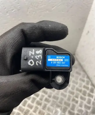 Opel Zafira B Air pressure sensor 0281002437