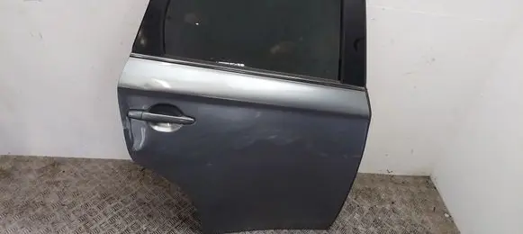 Mitsubishi Outlander Rear door 