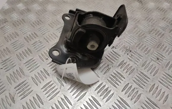 Lexus NX Engine mount bracket