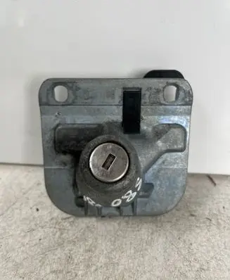 Volvo S80 Tailgate exterior lock 31253043