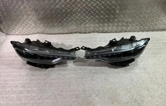 Maserati Levante Headlights/headlamps set 06701595410 06701595400