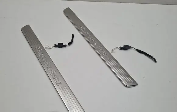 Mercedes-Benz ML W166 Front sill trim cover A1666809500