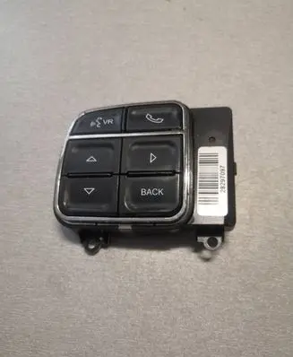 Steering wheel buttons/switches
