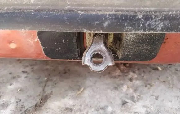 Nissan Note (E11) Rear door check strap stopper