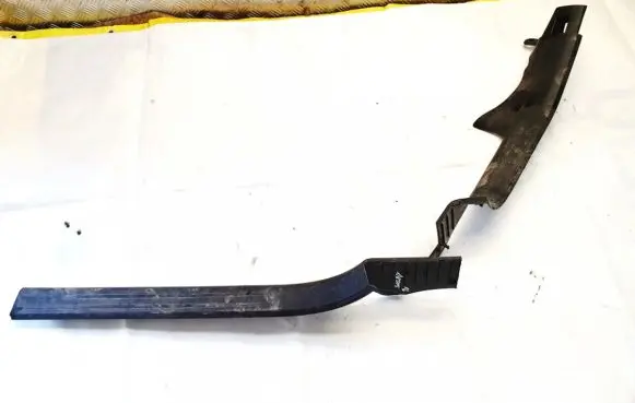 Seat Leon (1P) Front sill trim cover 1p0853371b
