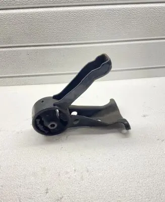 Mitsubishi Grandis Engine mount bracket MR594384