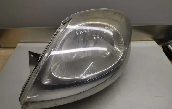 Opel Vivaro Headlight/headlamp 7700311371