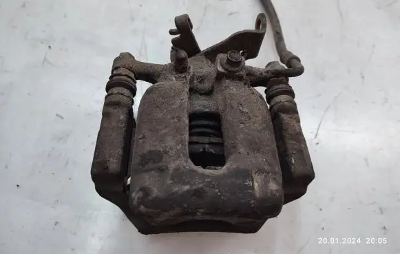 Opel Mokka X Rear brake caliper