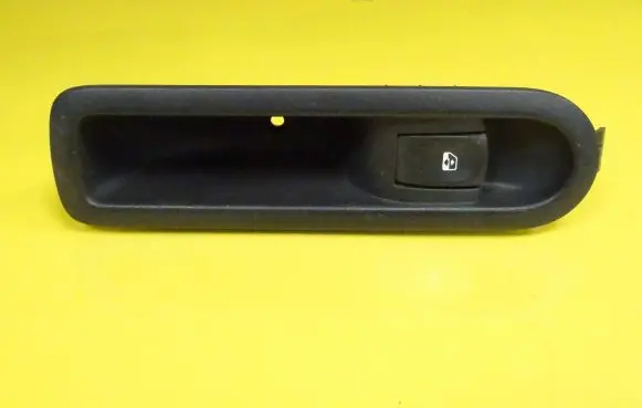 Renault Modus Electric window control switch 8200635069