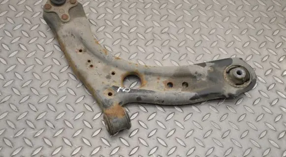 Volkswagen Golf VII Front lower control arm/wishbone 5Q0407152R