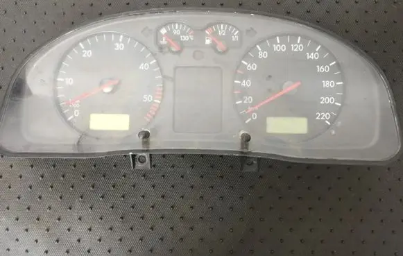 Volkswagen PASSAT B5 Speedometer (instrument cluster) 88311245