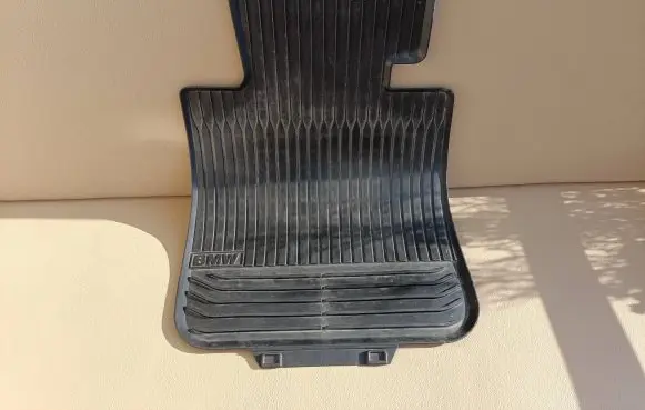 BMW 1 E82 E88 Front floor mat 0439164 51470439164