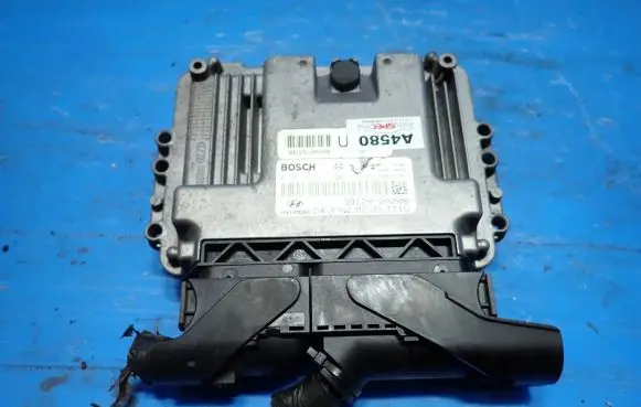 Hyundai i40 Engine control unit/module 39120-2A208 0281018491