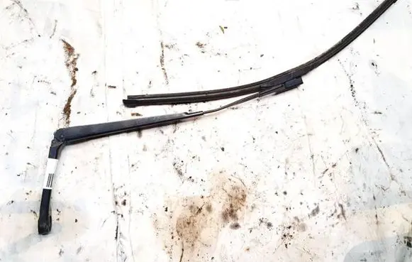 Opel Astra J Front wiper blade arm 13289890