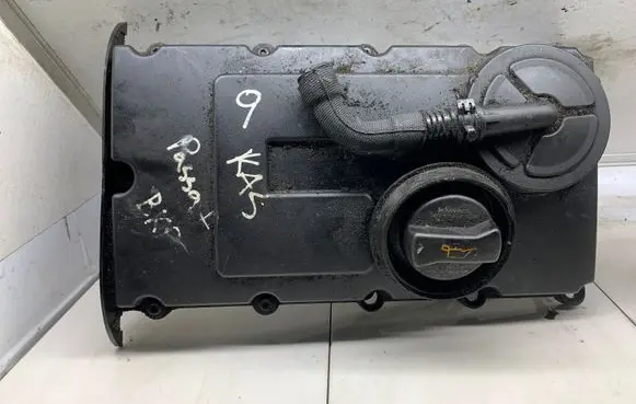 Volkswagen PASSAT B6 Rocker cam cover 03G103475
