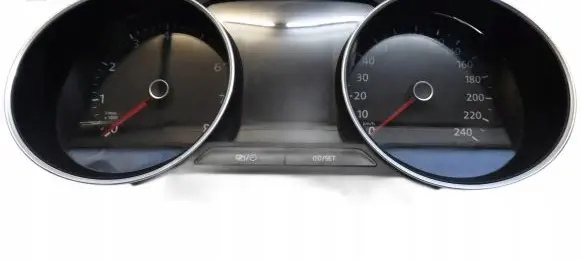 Volkswagen Polo V 6R Speedometer (instrument cluster) 6C0920730J