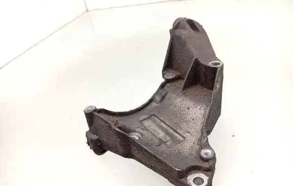 Opel Vectra C A/C compressor mount bracket 24401737
