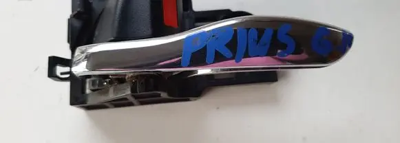 Toyota Prius (XW50) Rear door interior handle
