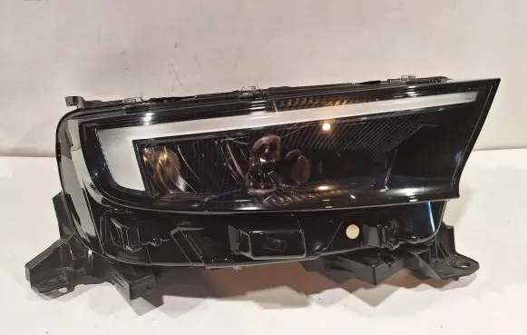 Opel Mokka B Headlight/headlamp 9834008580