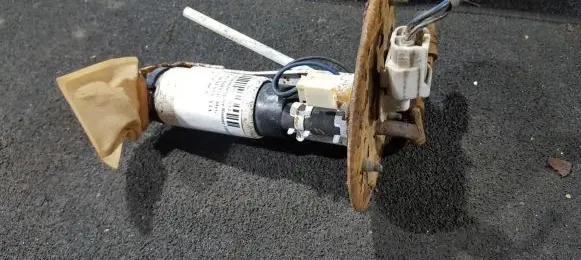Mitsubishi Space Runner In-tank fuel pump