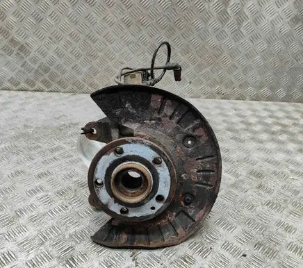 Front wheel hub