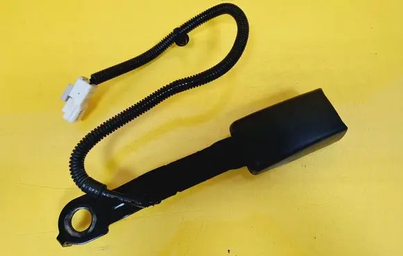 Hyundai i30 Front seatbelt buckle 