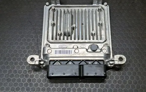 Mercedes-Benz C W204 Engine control unit/module A6511500126 A0054469240 28208056