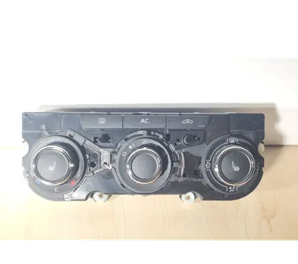 Skoda Octavia Mk2 (1Z) Climate control unit 3T0820047K 5HB00975221 SW0203