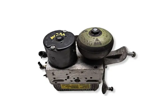 Mercedes-Benz E W211 ABS Pump 0265960019 D0J03048892