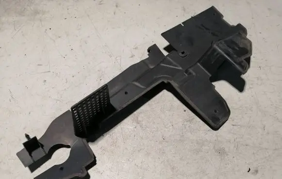 Nissan Pathfinder R52 Intercooler air guide/duct channel 921859PF0A