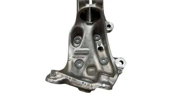 BMW 2 F22 F23 Front wheel hub spindle knuckle 6853652 31216853652