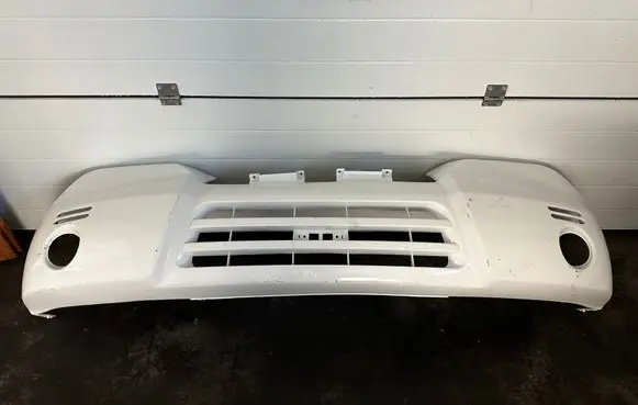 Mitsubishi Pajero Front bumper
