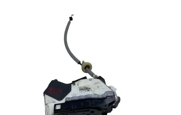 Volkswagen PASSAT B8 Rear door lock 5E0839016
