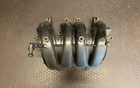 Volkswagen Jetta V Intake manifold 30130100