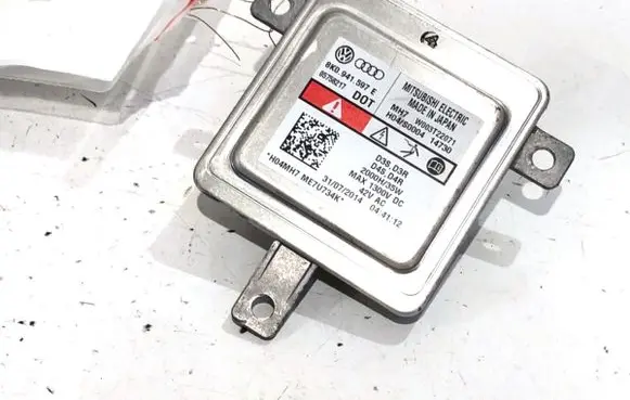 Volkswagen Golf VII Voltage converter/converter module 8K0941597E